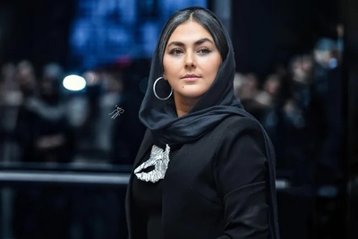 نقد و بررسی استایل جنجالی هدی زین‌العابدین؛ از کتونی سفید تا کلاه بیسبال در اکران فیلم+عکس