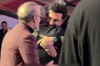 آغوش گرم رامبد جوان برای امیرحسین قیاسی/ رامبد جوان بیشتر از امیرحسین از تندیس حافظ نازپرورده اش ذوق کرد!+فیلم