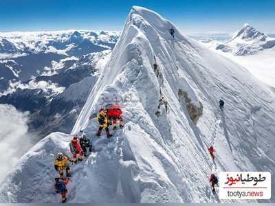(ویدئو)لحظه هیجان انگیز صعود کوهنوردان حرفه‌ای به قله‌ هیمالیا که نفس ها را در سینه حبس می کند