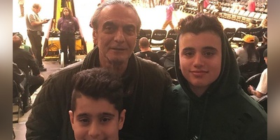 همایون ارشادی: نوه و بچه هام خارج از ایران زندگی می‌کنند و اینجا هیچکس رو ندارم+فیلم