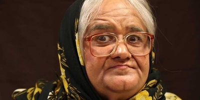 خلوت عاشقانه اکبر عبدی و همسرش در بالکن خانه‌شان/ نمای لوکس خانه آقای بازیگر!