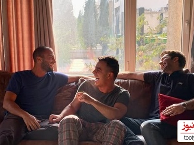 فیلم/نگاهی به چیدمان منزل مجردی علی شادمان با دکوراسیون مینیمال و جزئیات کلاسیک/ فرش دستبافت هریس و ماشینی موزائیکی، میز ناهارخوری 8 نفره، مبلمان چرمی و...