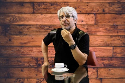 امیر غفارمنش: رفتم برای بستن قرارداد تا برگردم در عرض 2 ساعت زیرآبم رو زدن و برگشتم دیدم... +ویدیو