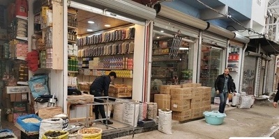 (عکس) نگاهی به نمای منحصر به فرد یک مغازه قدیمی با الهام از نقاشی های سالوادور دالی