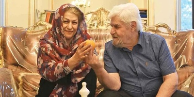 نگاهی به دکوراسیون خانه عنایت بخشی که بوی اصالت میدهد؛ از مبلمانی عناب رنگ و آشپزخانه‌ای نقلی تا میزی در گوشه پذیرایی پر از جایزه‌های بازیگر پیشکسوت+فیلم و عکس