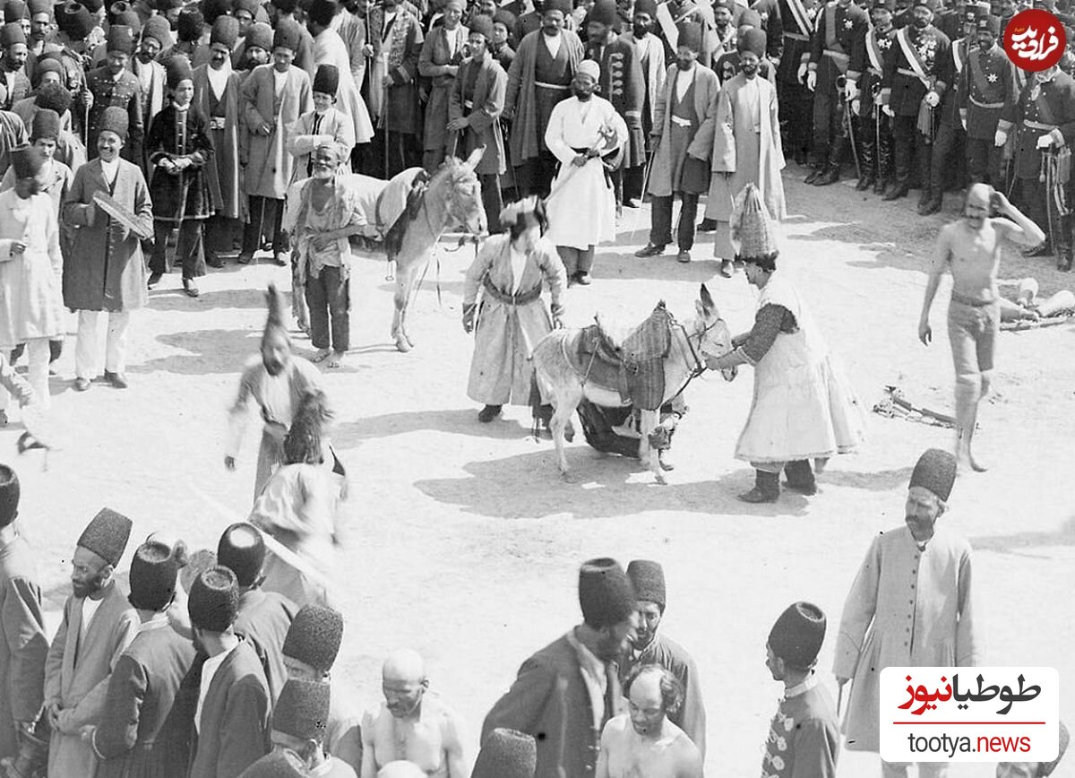 (عکس) عید نوروز در عصر قاجار؛ کشتی‌گیرها، درباری‌ها، دلقک‌ها/ مراسم مختلف نوروزی در زمان ناصرالدین‌شاه!