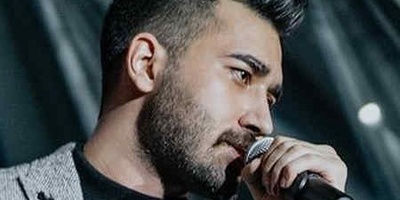 (ویدیو) اجرای شاهانه و جذاب آهنگ کی مثل تو میشه از علی یاسینی/تو بخند که بهترین تصویر دنیا عکس خندیدنته❤