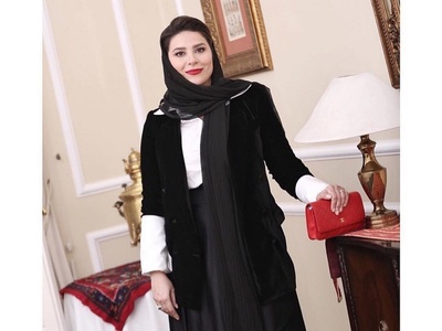 دکوراسیون منزل سحر دولتشاهی با تزئینات گچی معماری باروک/ درخشش پیانو دیجیتالی، لوستر مجلل و.. در شبی که بهرام رادان مهمان خانه اش بود