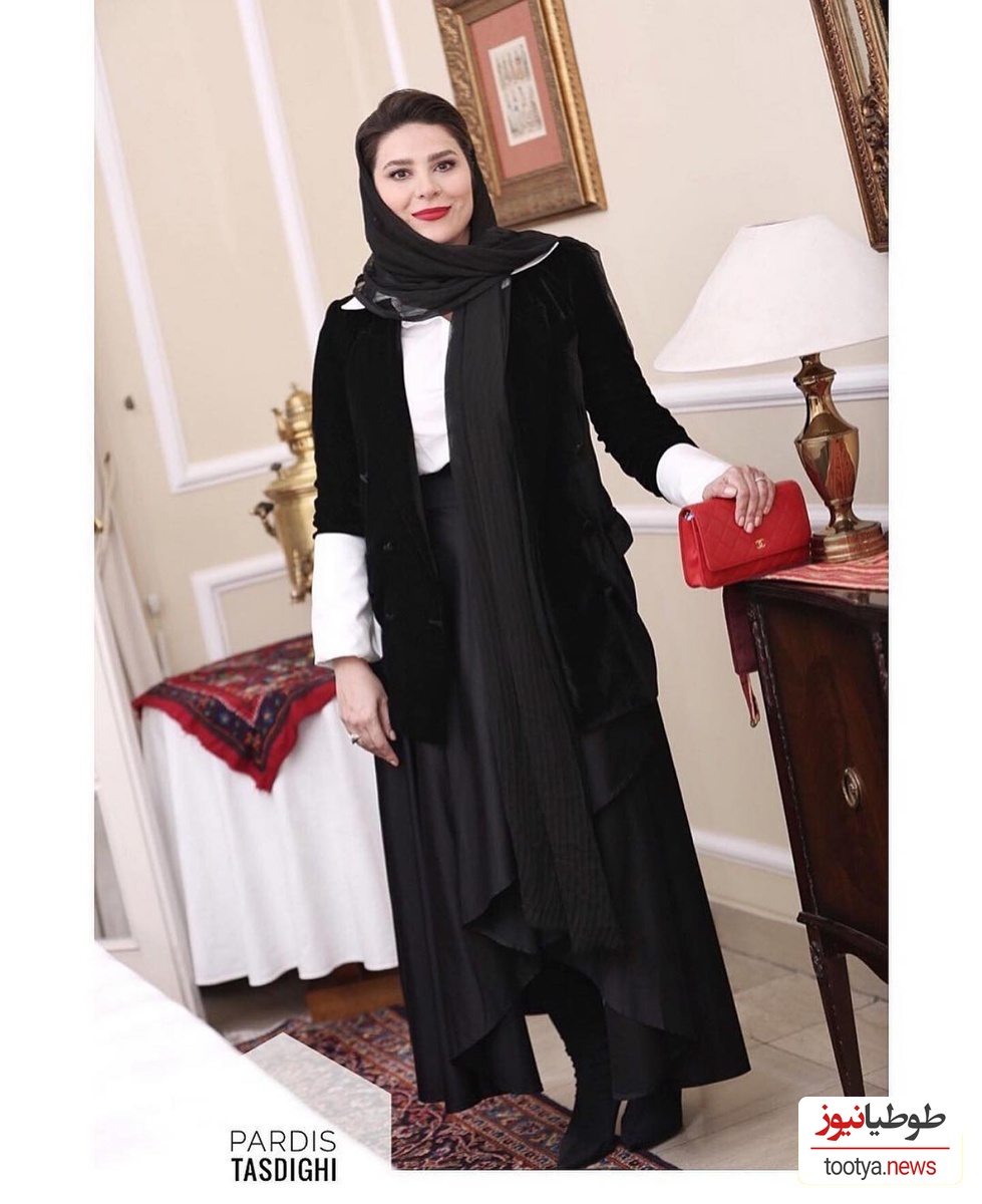 دکوراسیون منزل سحر دولتشاهی با تزئینات گچی معماری باروک/ درخشش پیانو دیجیتالی، لوستر مجلل و.. در شبی که بهرام رادان مهمان خانه اش بود