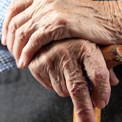 (عکس) رونمایی از پیرترین مرد 256 ساله جهان که تا زمان مرگ 23 بار ازدواج کرده است/ راز طول عمر این بزرگوار چیست؟