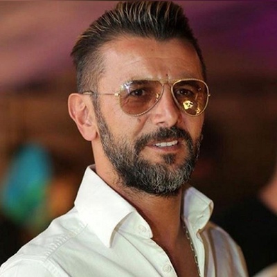 (ویدیو) سکانس خنده دار و عاشقانه امین حیایی و دختر همکلاسی/ امیدوارم خودش سالم مونده باشه😂