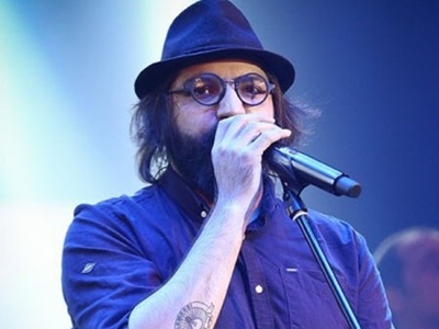 دانلود آهنگ به من بخند عزیزم بمرانی/ این آهنگ روزتو میسازه/ به من بخند عزیزم تا غم هات بره باد