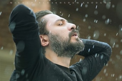 دانلود آهنگ احساسی «میخوام ببخشم خودمو» از روزبه بمانی+متن/ میخوام هرچی که ندارمو ببخشم به خودم ... من از این همه نبخشیده شدن خسته شدم