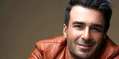 استایل سرتاپا صورتی یوسف تیموری پیش دوستای ریش‎‌دارش!