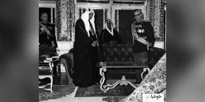 سفر در زمان؛ یادداشت‌های علم، سه‌شنبه 5 تیر 1352: شاه از ملک فیصل خوشش نمی‌آید، چون ...