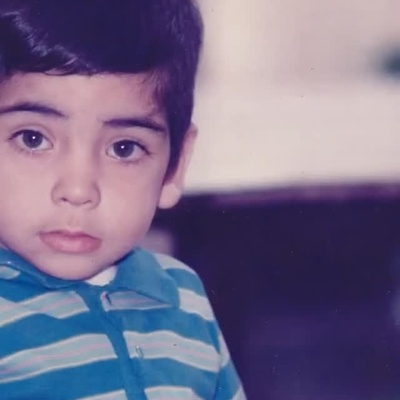 آلبوم تصاویر احسان علیخانی از کودکی تا امروز؛شعرخوانی دلنشین احسان علیخانی به بهانه تولد 44 سالگی خود