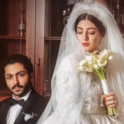 استایل‌های پاییزی الیکا ناصری، عروس خانم سریال "گردن‌زنی"/ از مانتوی نارنجی تا کت جین ترند 1980