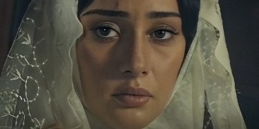 لحظه تلخ خداحافظی محبوبه با پدرش قبل از رفتن به خانه بخت که با نفرین گره خورد؛ احساسی‌ترین سکانس پایان فصل اول بامداد خمار که اشک همه را درآورد💔💔+ویدیو