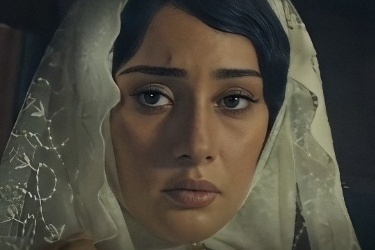 لحظه تلخ خداحافظی محبوبه با پدرش قبل از رفتن به خانه بخت که با نفرین گره خورد؛ احساسی‌ترین سکانس پایان فصل اول بامداد خمار که اشک همه را درآورد💔💔+ویدیو