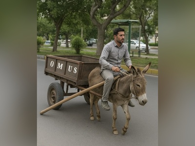 خلاقیت خنده دار راننده باری در تعمیر موتورش با کمترین امکانات حماسه آفرید/ بفرما تکنولوژی😂