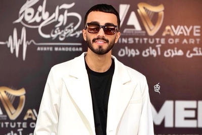 دانلود آهنگ احساسی مهراد جم «خیالت راحت»+ متن ترانه/بدون تو شبا همش خرابه حالم مگه من جز تو کیو دارمگره افتاده به کارم کجایی تو و اون چشمات مشکل گشایین