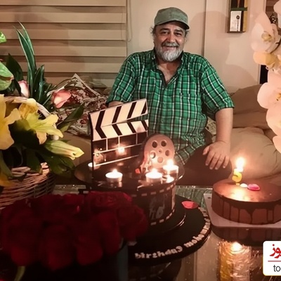 چیدمان منزل سنتی محمدرضا شریفی نیا زبانزد خاص و عام شد/تابلو نقره قیمتی، پنجره های ارسی، پرده آویز ریسه ای، لوستر سه بعدی، آشپزخانه اُپن دار، ظروف مسی، ساعت رومیزی فانتزی و...