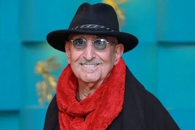 اعتراف فرهاد آئیش به ایرانی‌بازی هایش در آمریکا؛ از چانه زدن با فروشنده کفش تا دروغ گفتن در یک مهمانی با همسر آمریکایی‌اش+ویدیو