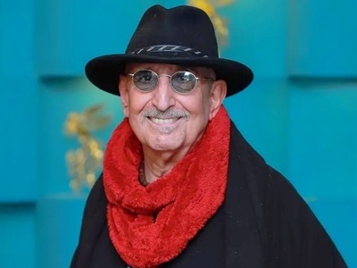 اعتراف فرهاد آئیش به ایرانی‌بازی هایش در آمریکا؛ از چانه زدن با فروشنده کفش تا دروغ گفتن در یک مهمانی با همسر آمریکایی‌اش+ویدیو