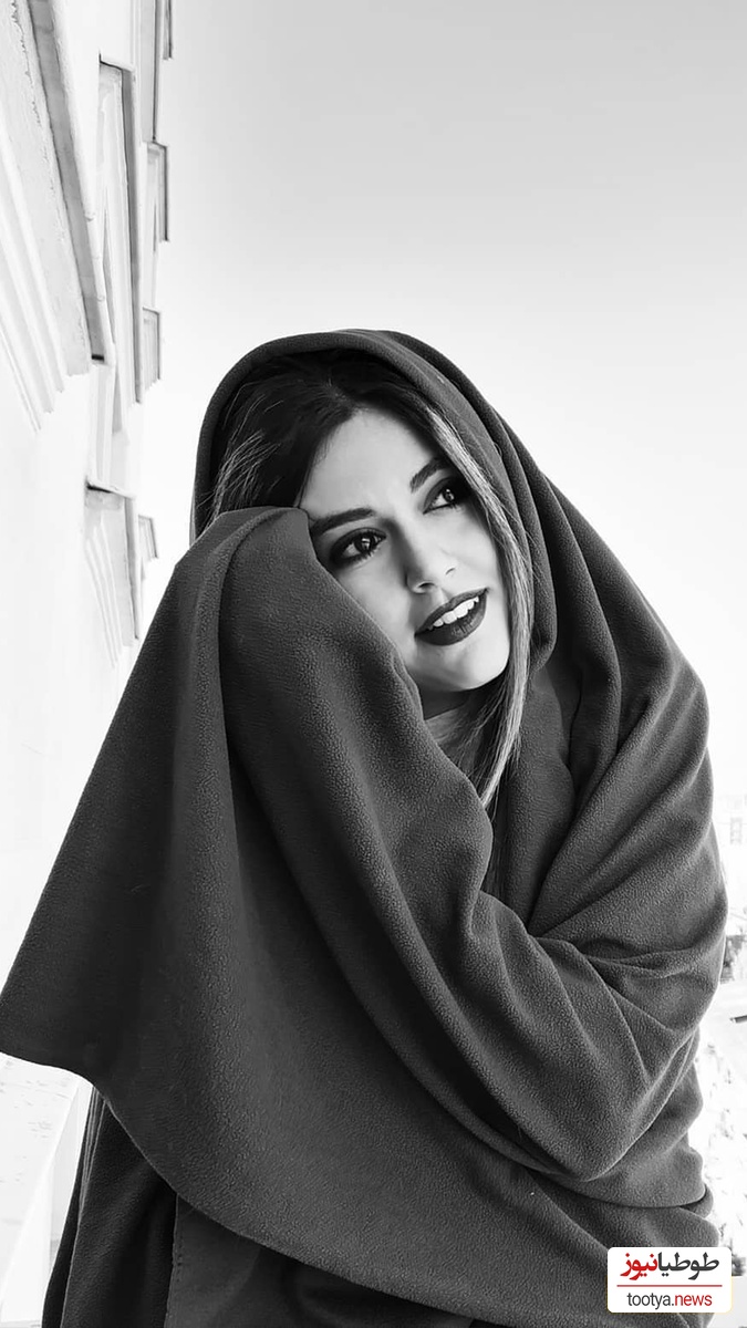 عکس دلبرانه و خاص ماهور الوند در کافه کتاب