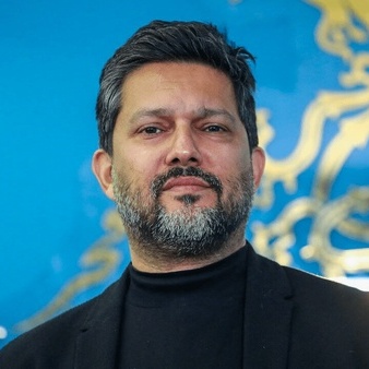 حامد بهداد دست به دامان امام رضا(ع) شد/ حامد بهداد کنار گنبد طلایی چه خواسته‌ای از امام رضا(ع) داشت؟