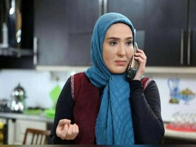 مدل مانتو شیکِ مزونی و اعیونی زهره فکور صبور با سنگ دوزی های طلایی+عکس