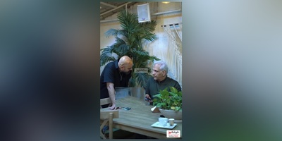 ویدیو/ نگاهی به پشت صحنه تمرینات موسیقی و آمادگی مهران مدیری برای کنسرت به همراه سامان احتشامی