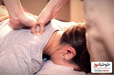 ماساژِ مدرن یا شکنجه‌یِ دوستانه؟؛ شوخی غش‌آور با قلنج شکستن که این روزها حسابی مُد شده😂 +ویدیو/ حاضرید امتحان کنید؟