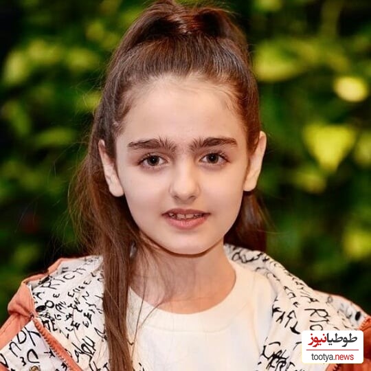 نگاهی به استایل عروسکی و شیک نیوشا علیپور، موموی سریال «بچه مهندس» در آغوش مریلا زارعی/ پرنسس کوچولوی سینمای ایران باشه😍