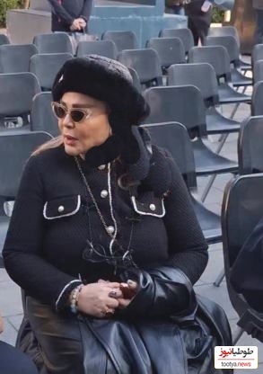 استایل‌شناسی امروز: نگاهی به استایل دراماتیک و مونوکروم بهاره رهنما که چشمگیر و پرطرفدار شد؛ ترکیب دامن چرم براق؛ کت مشکی نواردوزی شده و کلاهی که محشر بود!+ویدیو