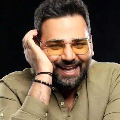 رونمایی از حیاط خانه مادری احسان علیخانی؛ چیدمان سنتی و صندلی‌های ساده‌ای که باور نمی‌کنید!/ دورتادور گل و آرامش + عکس