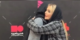 استایل آکروماتیک شهرزاد عبدالمجید و نسیم ادبی  جون میده برای یلدا/ چهارخونه جذاب با دامن بلند ادایی که انگار برای پاییز و زمستون ساخته شده+فیلم