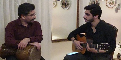 جلوه باشکوه منزل هنری امیرحسین مدرس، ایناروس سریال یوسف پیامبر/ از سه تار و تنبک تا گیتار و.../ نگم براتون از دکوراسیون جذاب خونه اش