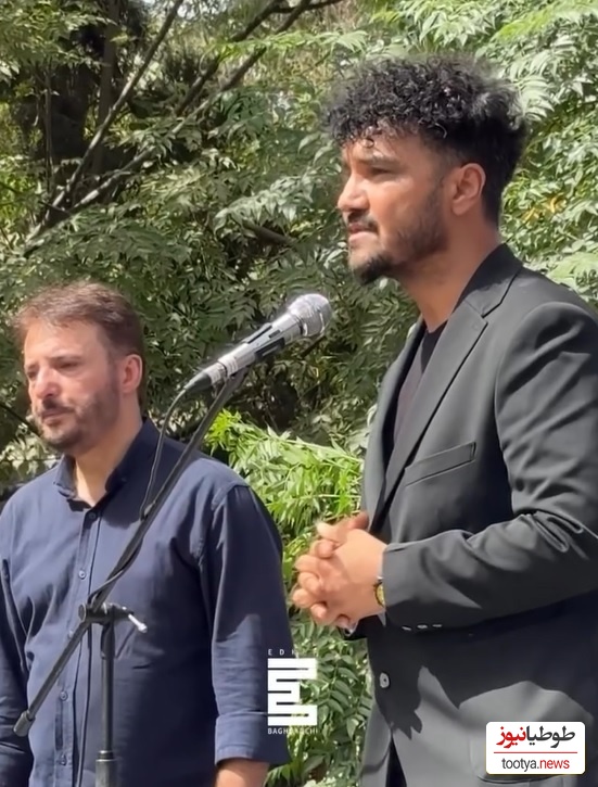 آواز غم انگیز علیرضا روزگار در روز تشییع جنازه امید جهان: پدر اسمت همیشه روی لبهاست، پدر مهرت همیشه توی دلهاست...