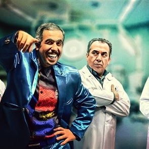 پشت صحنه جنجالی سریال «در حاشیه»؛ لحظاتی که بازیگران از شدت خنده رول خود را فراموش کردند!/ چطور میشه نخندید؟