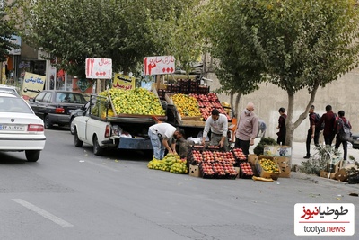خلاقیت تحسین برانگیز وانت ملایری با پخش سیب‌زمینی رایگان در سطح شهر حماسه ساز شد+عکس