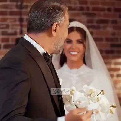 وقتی محمد نادری از دیدن همسرش دست و پاشو گم میکنه: حواسم نبود زیر لب داشتم بسم الله می گفتم صلیب کشیدم شاید دلیلش این باشد که زمانی کشیش بودم!