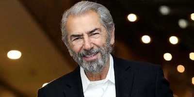 (ویدئو) تعجب مجری از حافظه و اطلاعات بالای فرامرز قریبیان در 82 سالگی!