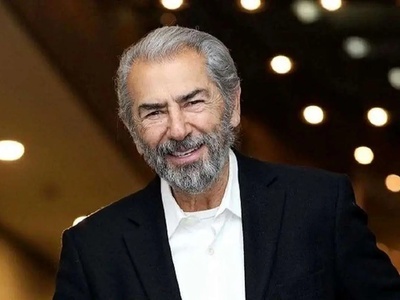 (ویدئو) تعجب مجری از حافظه و اطلاعات بالای فرامرز قریبیان در 82 سالگی!