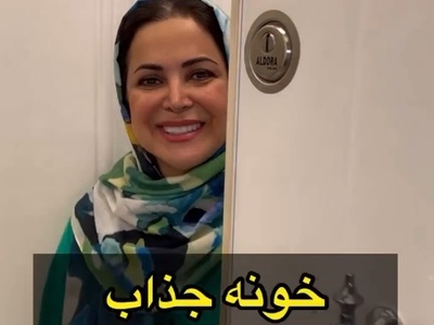 نگاهی به چیدمان خاص و مدیترانه ای منزل کمند امیرسلیمانی بازیگر سریال اسباب زحمت/ مبلمان راحتی، آجرکاری دیوار اتاق نشیمن+فیلم