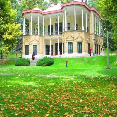 مرور تاریخ در سال1403/صف باورنکردنی در تهران برای بازدید از کاخ نیاوران