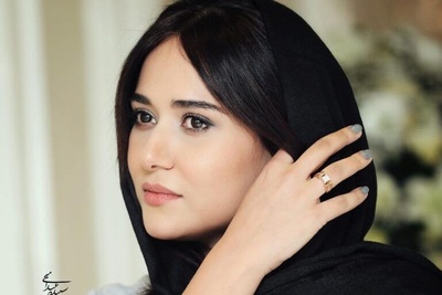 زیبایی چشم نواز پریناز ایزدیار با مدل موی مجعد در زمان کودکی اش😍+عکس