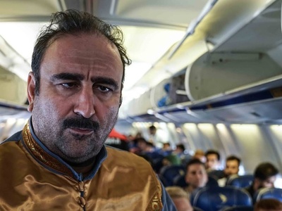 مهران احمدی بازیگر سریال « پایتخت» و «آوای باران» تغییر چهره داد/ آقای بازیگر در 52 سالگی با استایل منحصربه‌فرد اصلا قابل شناسایی نیست