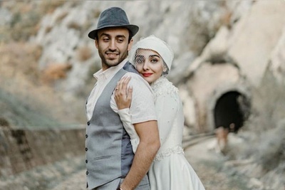 نگاهی به آلبوم عکس عقد و عروسی دریا مرادی دشت با پسر فاطمه گودرزی+عکس/ لباس طراحی شده فوق العاده شیک با حجاب کامل