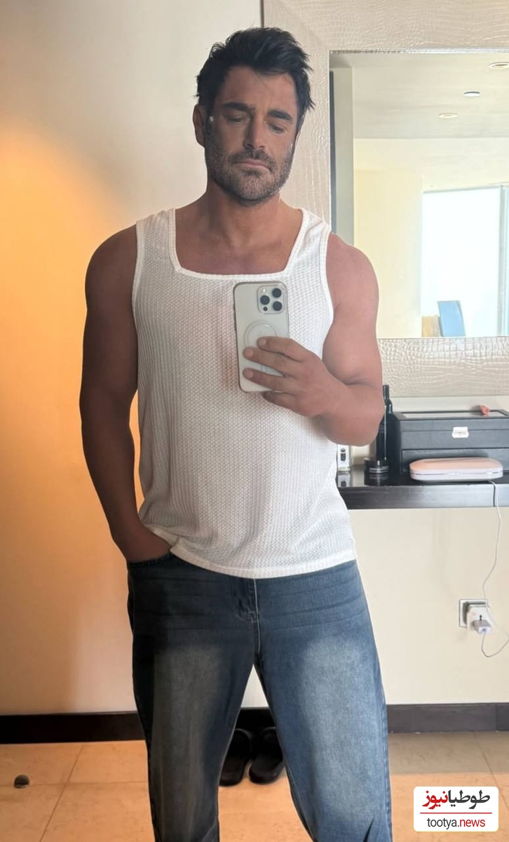 سلفی آینهای محمدرضا گلزار با پیراهنی چروک و موهای آشفته+عکس